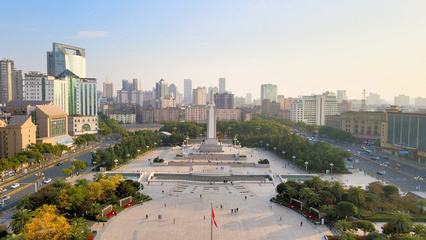 4K航拍南昌八一广场城市地标