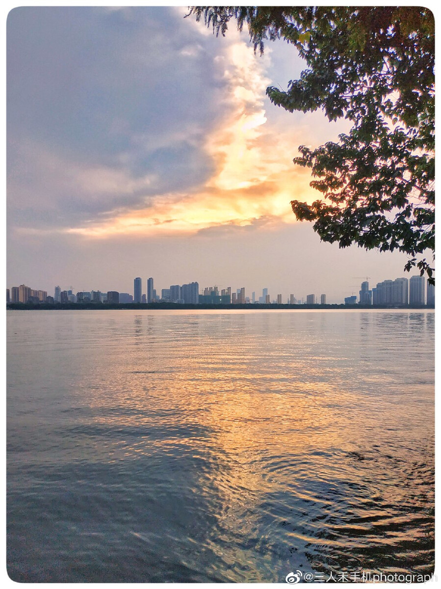 晚霞青山湖风景区南昌