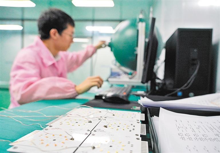 【沿着总书记的足迹】逐光前行--南昌LED产业发展掠影